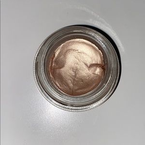 Eyeshadow Primer